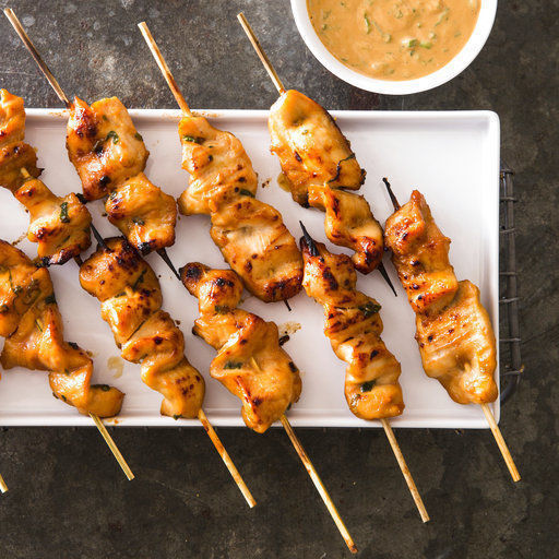 Chicken Satay With Spicy Peanut Dipping Sauce